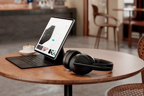 Casti Kensington EQ C3550 Over-Ear, reglabile, microfon cu anulare sunet inclus, conexiune Bluetooth, negru